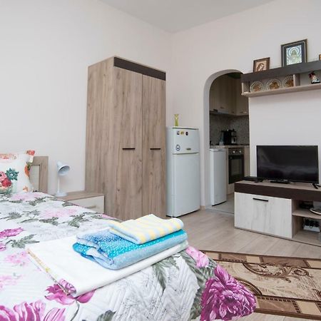 Lynn'S Oasis-Ocean Touch In Core Downtown Leilighet Burgas by Eksteriør bilde