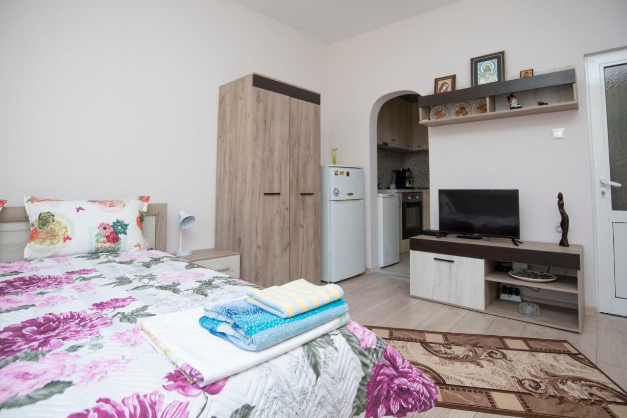Lynn'S Oasis-Ocean Touch In Core Downtown Leilighet Burgas by Eksteriør bilde